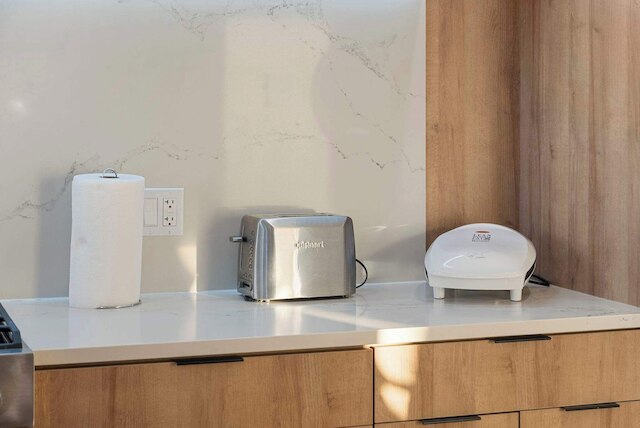 ニュー 3ベッド 2バス コンドミニアム ウィズ パーキング by ユナイテッド センター