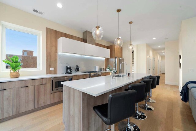 ニュー 3ベッド 2バス コンドミニアム ウィズ パーキング by ユナイテッド センター