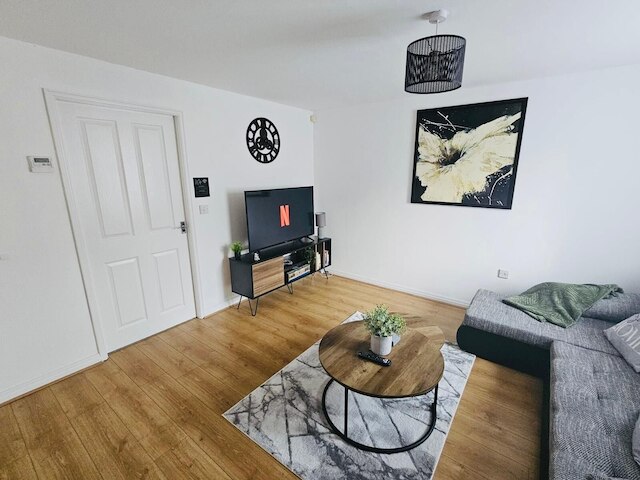 スタイリッシュ 3 ベッド ホーム パーキング シティ センター