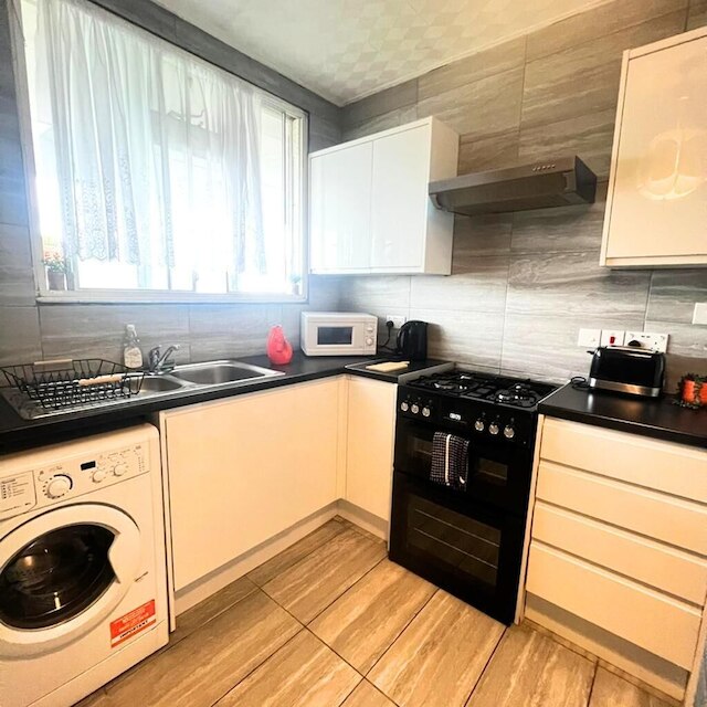 セントラル ロンドン モダン アパートメント ウィズ 3 ベッドルームズ