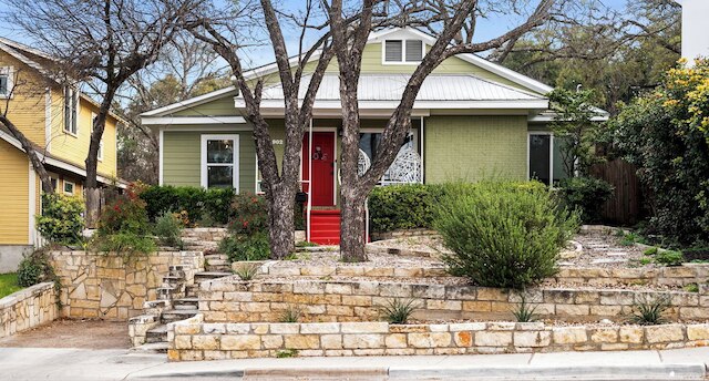 コンテント カサ ニア バーズ ダウンタウン サウナ ホットタブ
