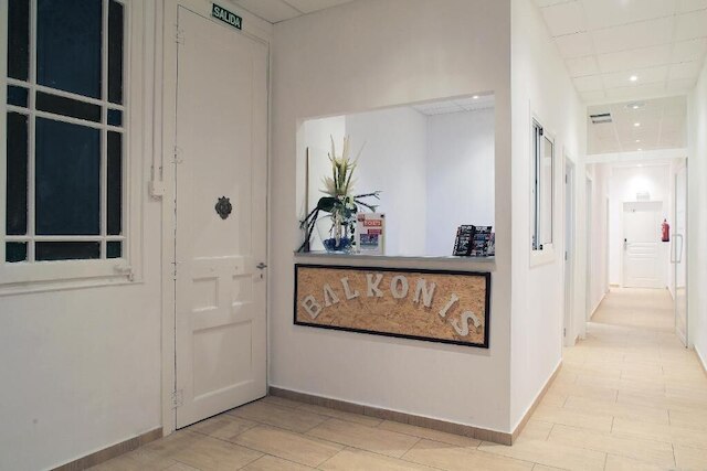 ホスタル バルコニス