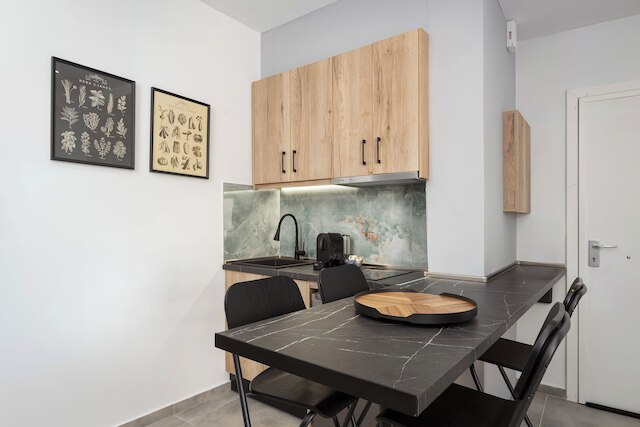 モナスティラキ アーバン ビスタ