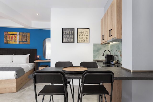 モナスティラキ アーバン ビスタ