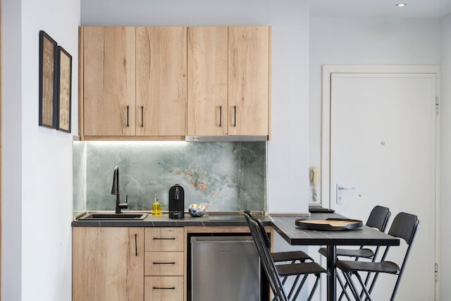 モナスティラキ アーバン ビスタ