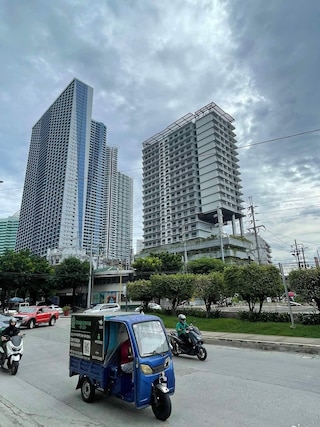 ラッシュ レジデンス マカティ シティ by darpm