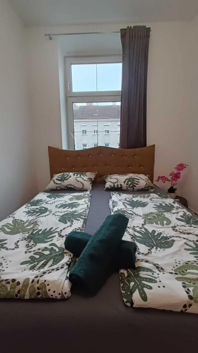 コムフィー 4 ベッドルーム アパートメント イデアル フォー グループ ファミリーズ