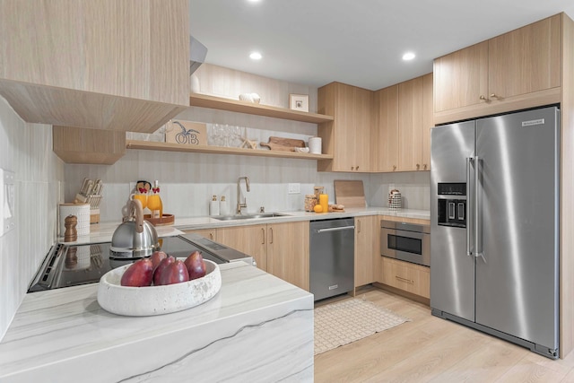 2 ホームズ イン サンクレメンテ by アヴァンステイ スリープス 26, ステップス フロム サンセットクリフス, オーシャンビーチ & ダイニング