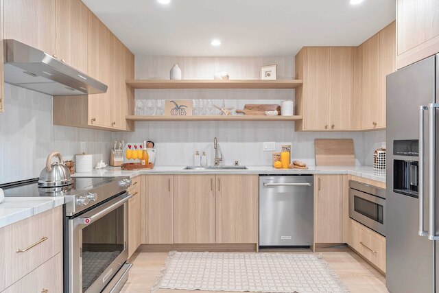 2 ホームズ イン サンクレメンテ by アヴァンステイ スリープス 26, ステップス フロム サンセットクリフス, オーシャンビーチ & ダイニング