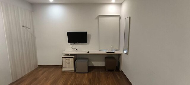 トゥルー ブルー ブンガ ブンガ ホテル パサール バル