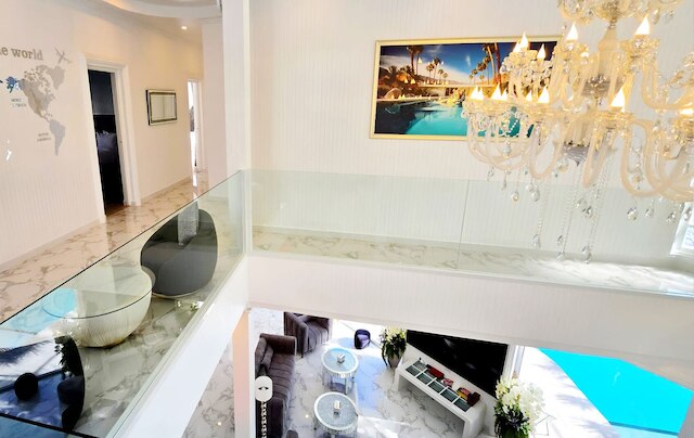 ネビュランド ラグジュアリー プール ヴィラ パタヤ ウォーキング ストリート