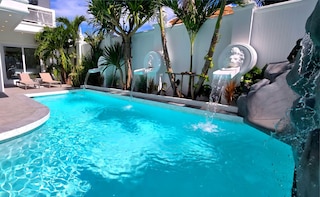 NEBULAND ラグジュアリー プール ヴィラ パタヤ