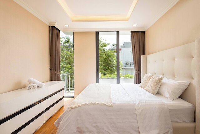 モダン ラグジュアリー プールハウス ウィズ リフト