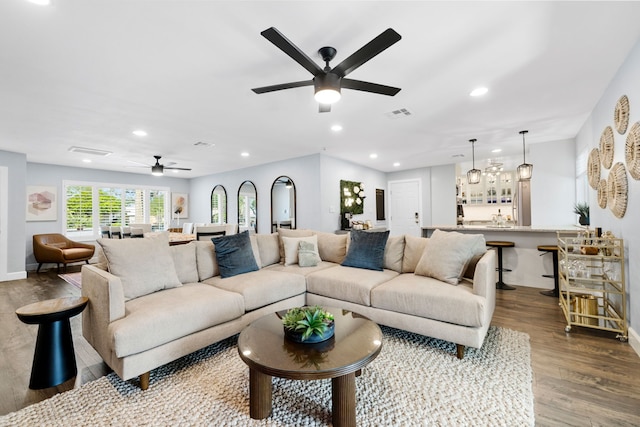 デザート オアシス リトリート プール スパ ゲームルーム