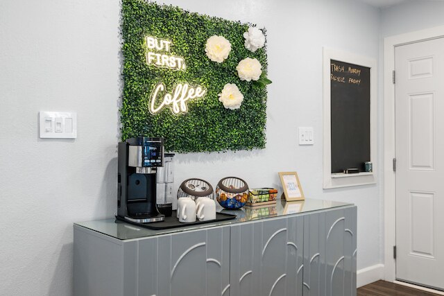 デザート オアシス リトリート プール スパ ゲームルーム