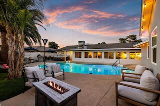 デザート オアシス リトリート プール スパ ゲームルーム