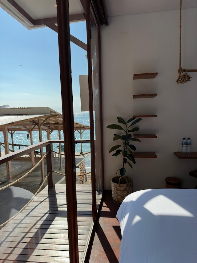 ザ オーム アット トーマス ビーチ