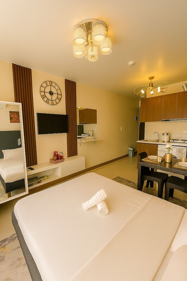 パノラミック プール ビューズ イン ラグジュリアス ラプラプ シティ コンド