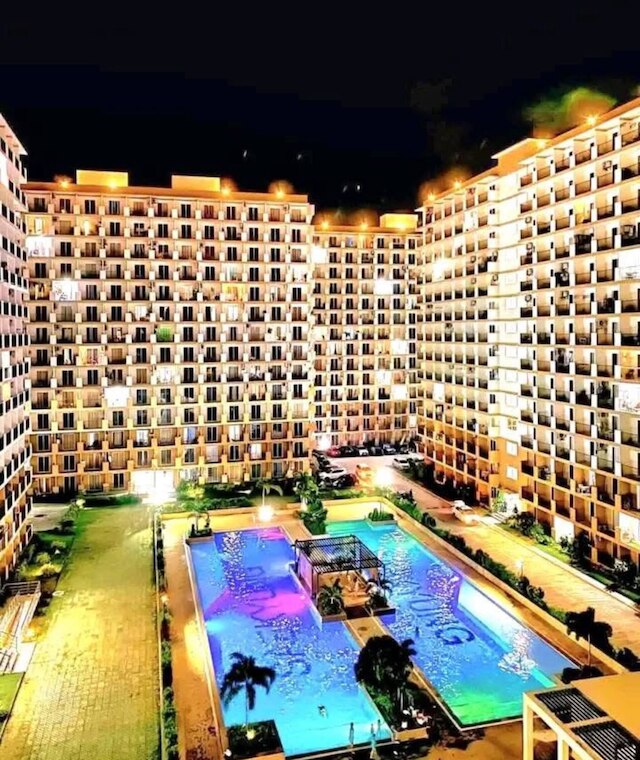 パノラミック プール ビューズ イン ラグジュリアス ラプラプ シティ コンド