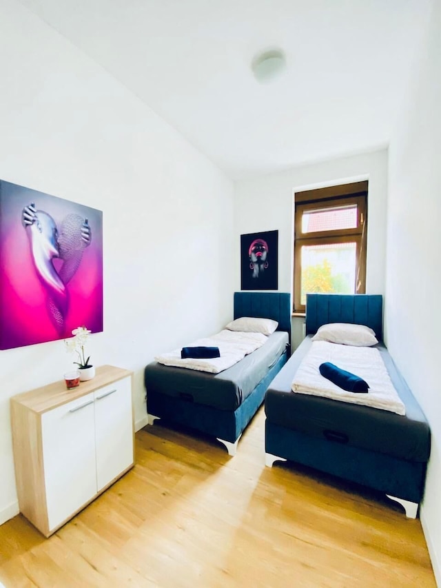 イデアル 3BR フォー 6 15 ミン トゥ スタマーズドルフ