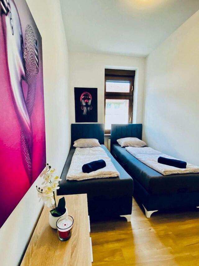 イデアル 3BR フォー 6 15 ミン トゥ スタマーズドルフ