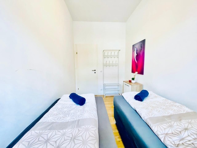 イデアル 3BR フォー 6 15 ミン トゥ スタマーズドルフ