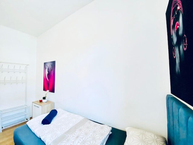 イデアル 3BR フォー 6 15 ミン トゥ スタマーズドルフ