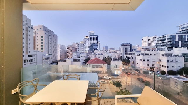 ハヤルコン ブロンズ イン テルアビブ ヤフォ