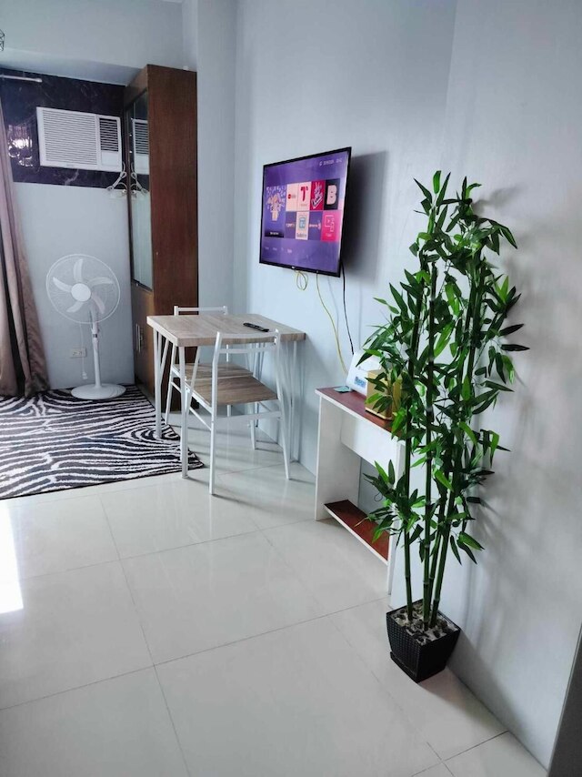 コージー スタジオ ユニット イン ケソンシティ ウィズ プライベートプール アンド シティビュー