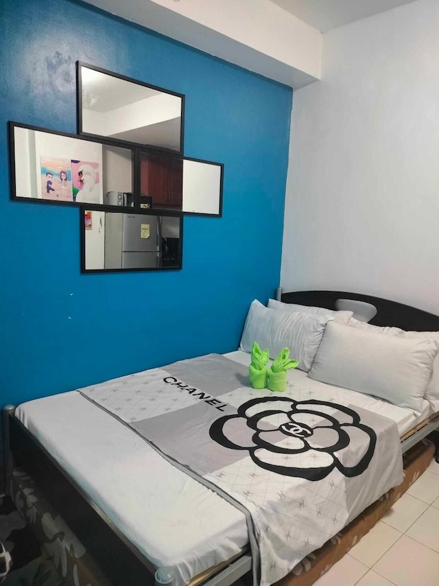 モダン コンド イン ケソンシティ ウィズ プライベートプール アンド シティビュー