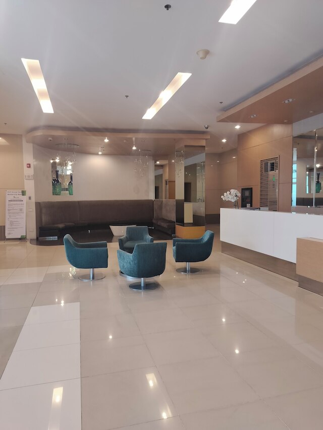 ラグジュアリー コンド イン ケソンシティ ウィズ プライベートプール アンド シティビュー