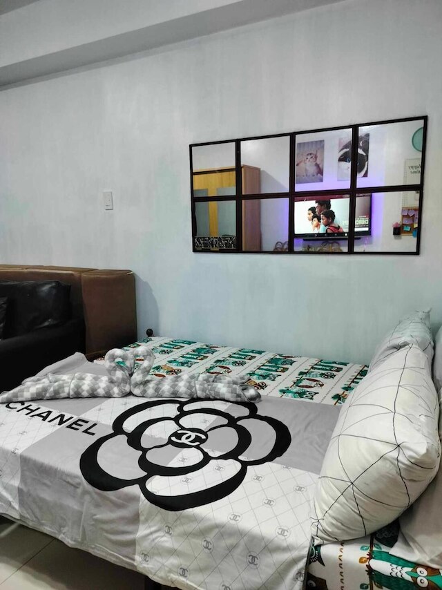 ラグジュアリー コンド イン ケソンシティ ウィズ プライベートプール アンド シティビュー