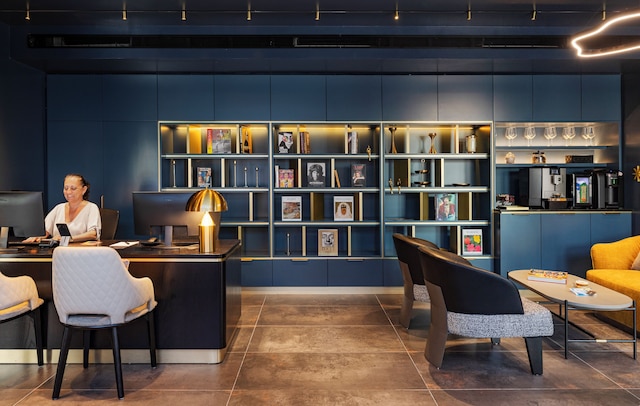 アイコニック ホテル