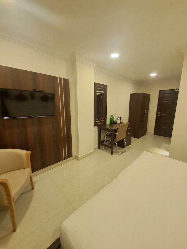 アンバー ホテル ヌンガンバッカム