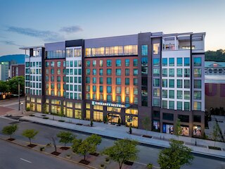 エンバシー スイーツ by ヒルトン チャタヌーガ ダウンタウン