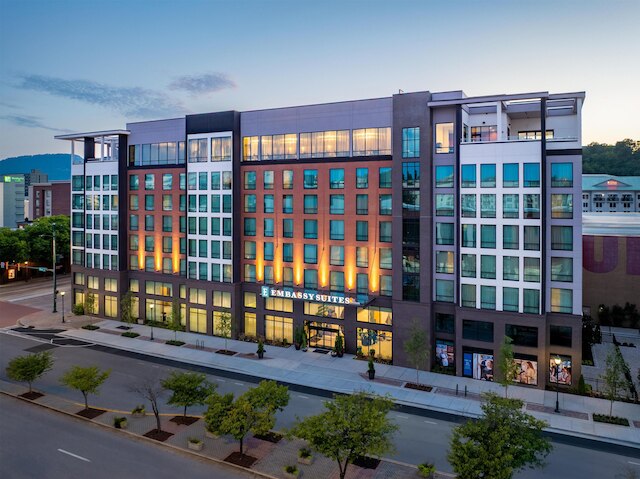 エンバシー スイーツ by ヒルトン チャタヌーガ ダウンタウン