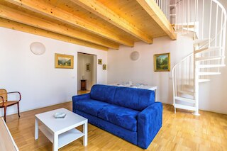 ノヴァ スタイリッシュ ハウス イン センター