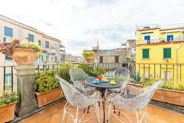 サンタキアラ チャーミングハウス ウィズ テラス アット ヒストリカルセンター