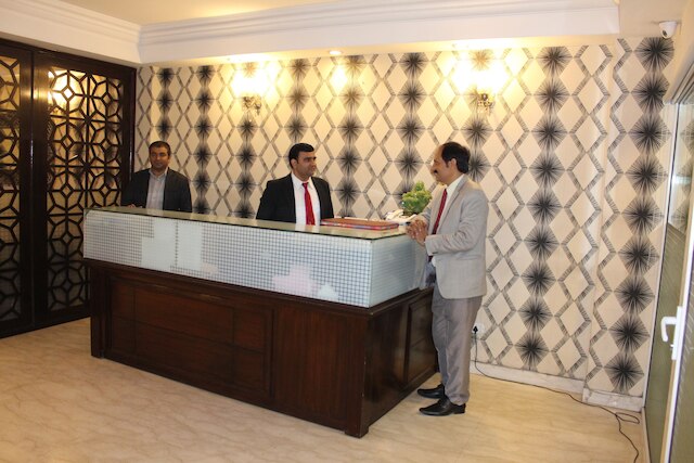 ホテル コンフォート ゾーン グレーター カイラッシュ