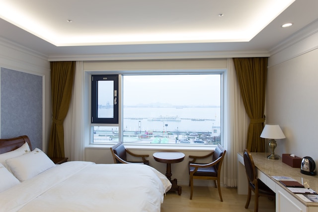 フォンタナ ビーチ ホテル