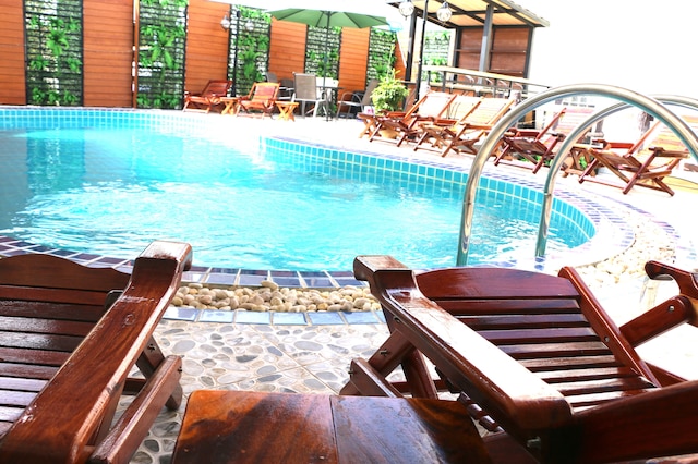 マリ ナンプ ホテル