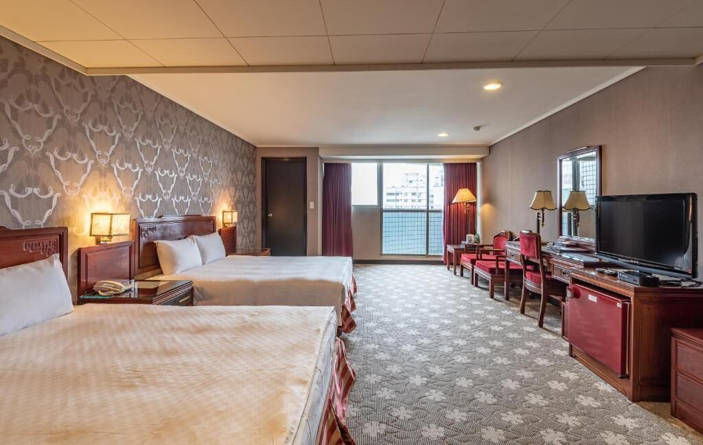 ニュー プラザ ホテル