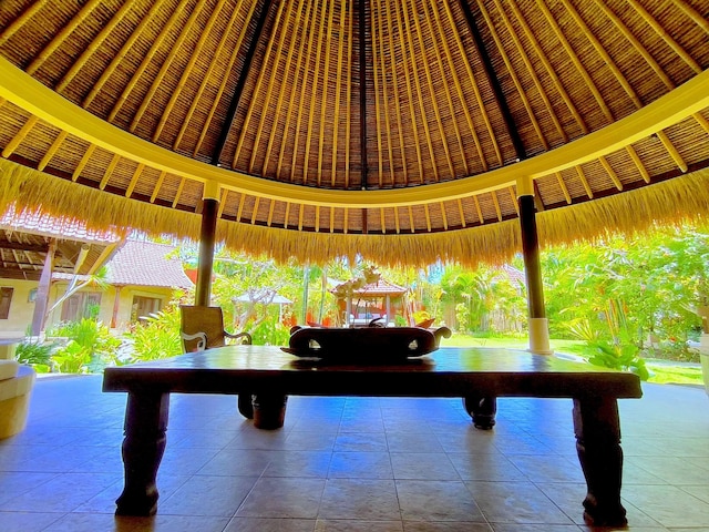 ヴィラ プラワ アスリ