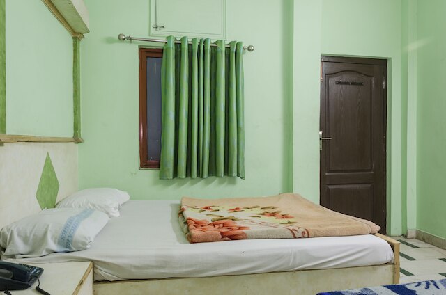 ホテル ネハ イン