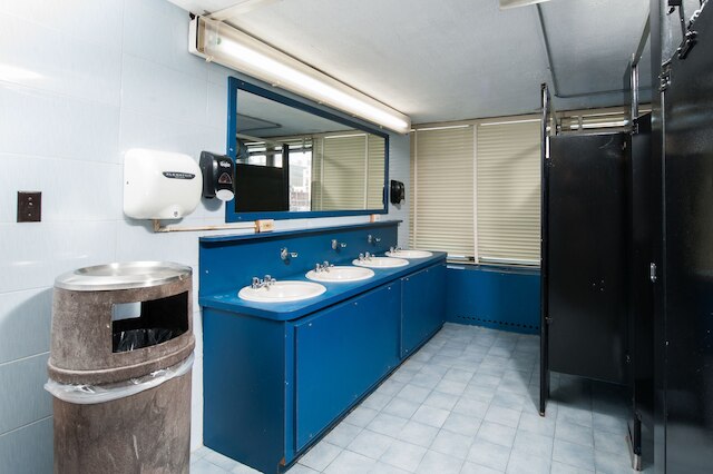 ニューヨークシティサマードームス - ホステル