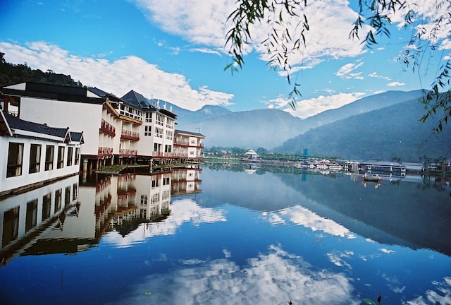 レイクサイド リゾート ホテル