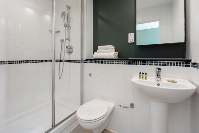 マーリン アルドゲート タワー ブリッジ