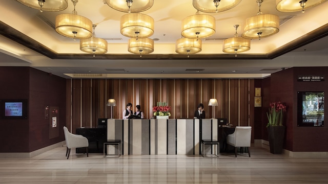 アーバン ホテル 33 (高雄商旅)