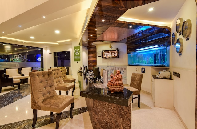 アクシャヤ オーラ