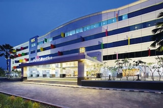 ホテル  サンティカ ケラパ ガディン